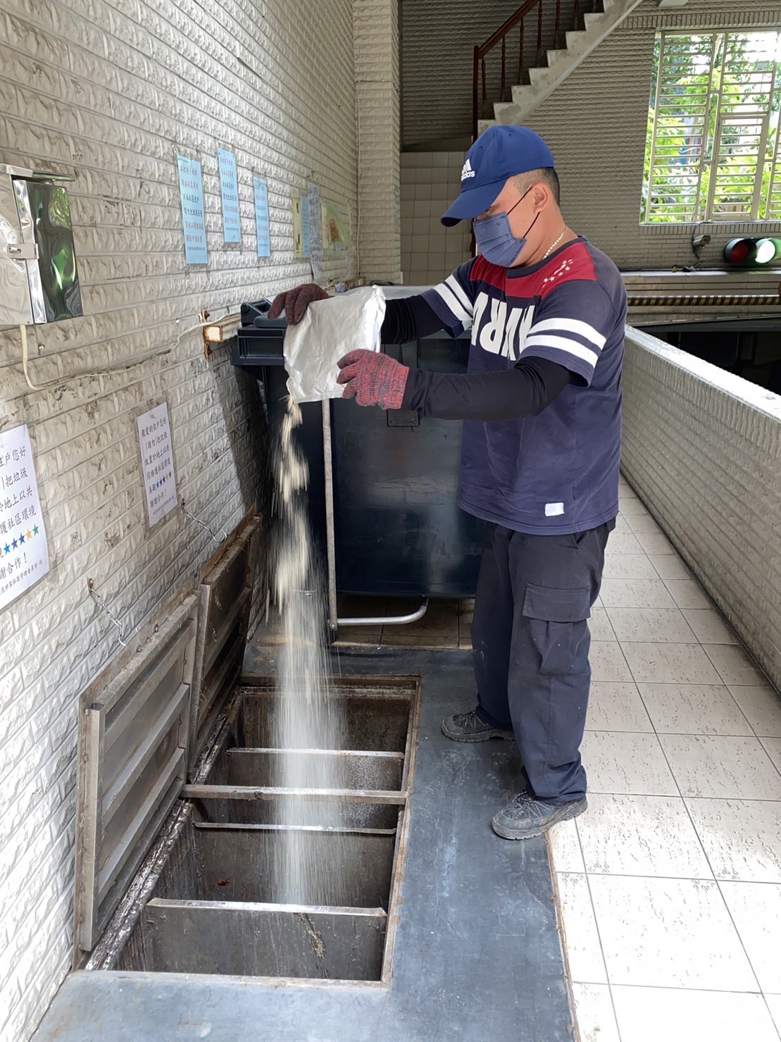 高雄截油槽清理