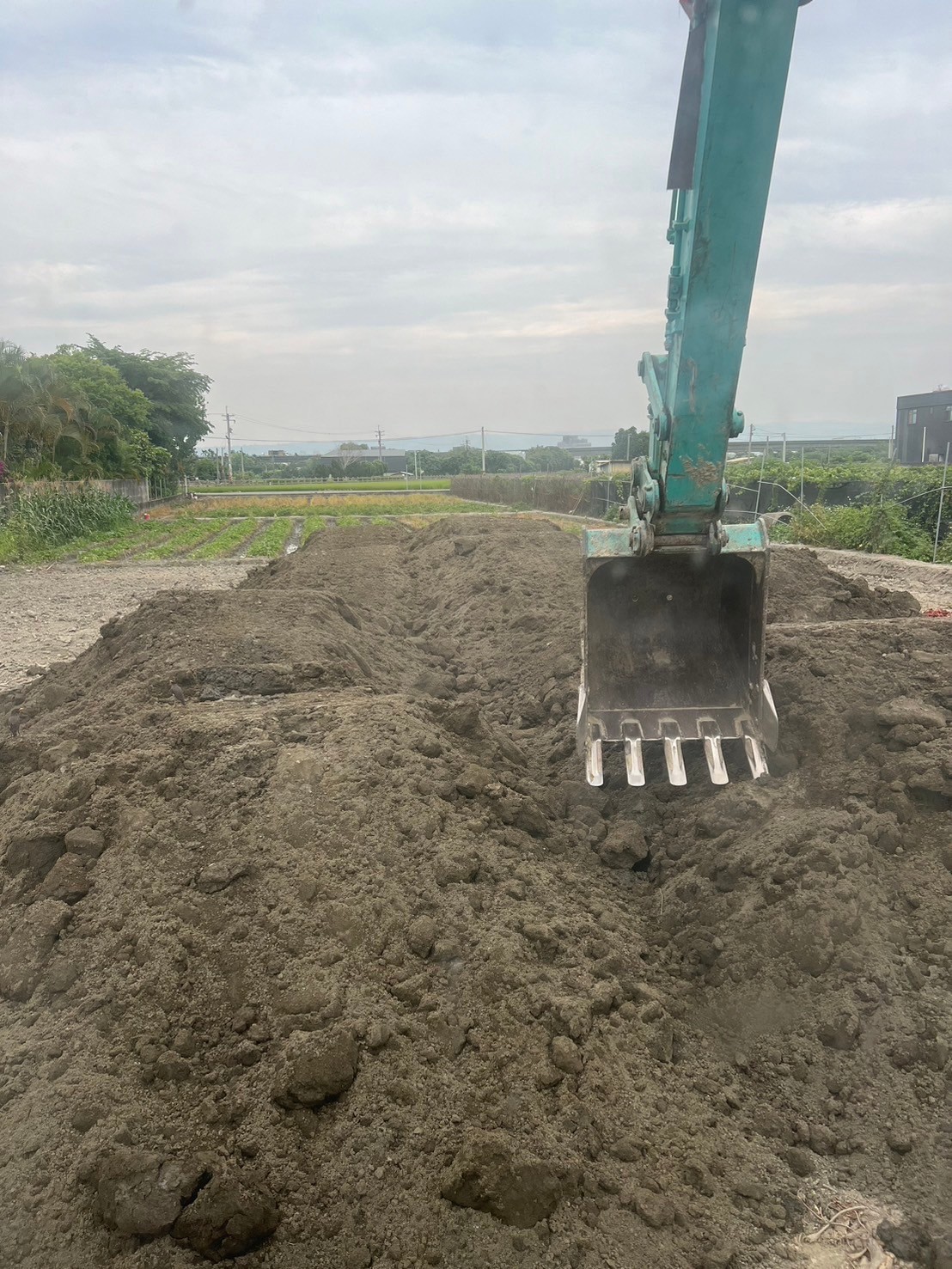 怪手整地-挖土機整地工程