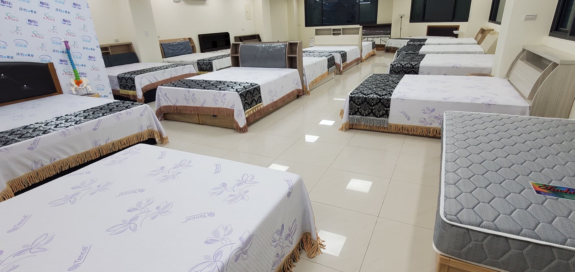 床枕e專家 -雲林斗六旗艦店-床