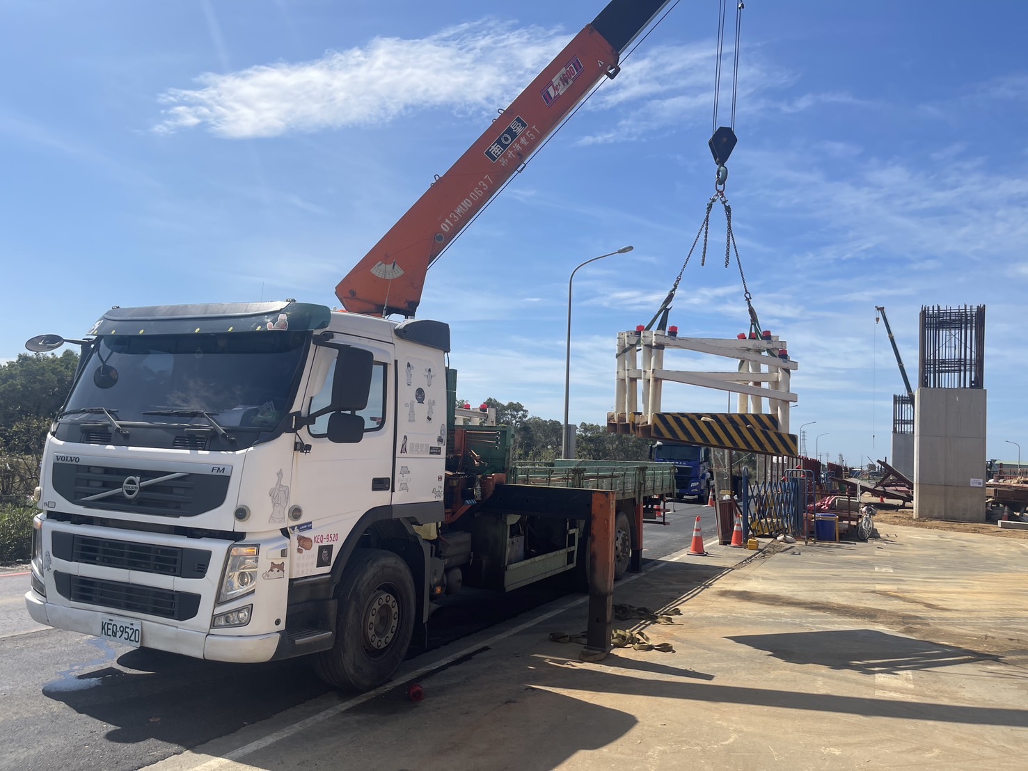 玥輝起重-undefined