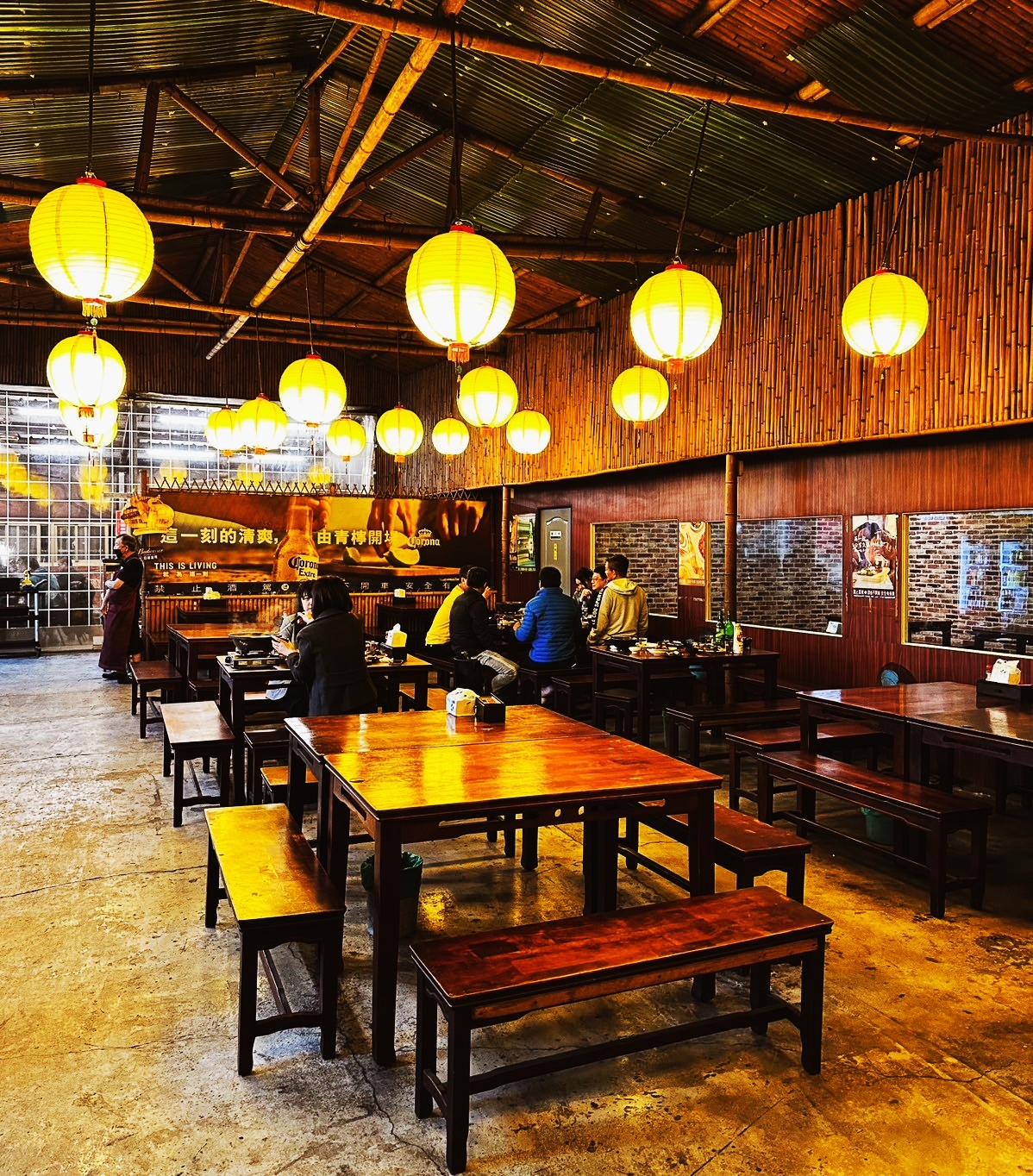 阿肥桶仔雞-店內