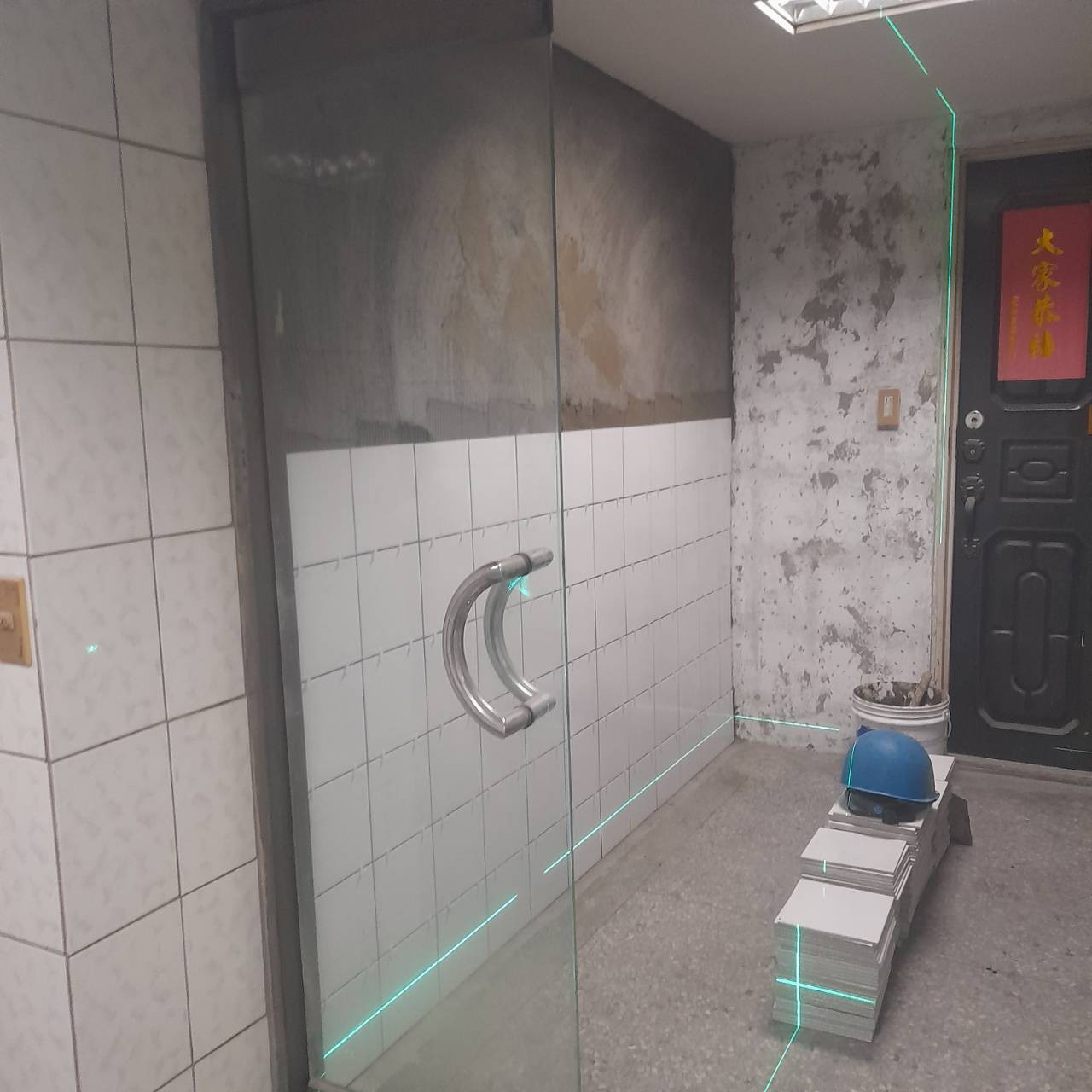 老宅翻修拉皮-磁磚黏貼下半段