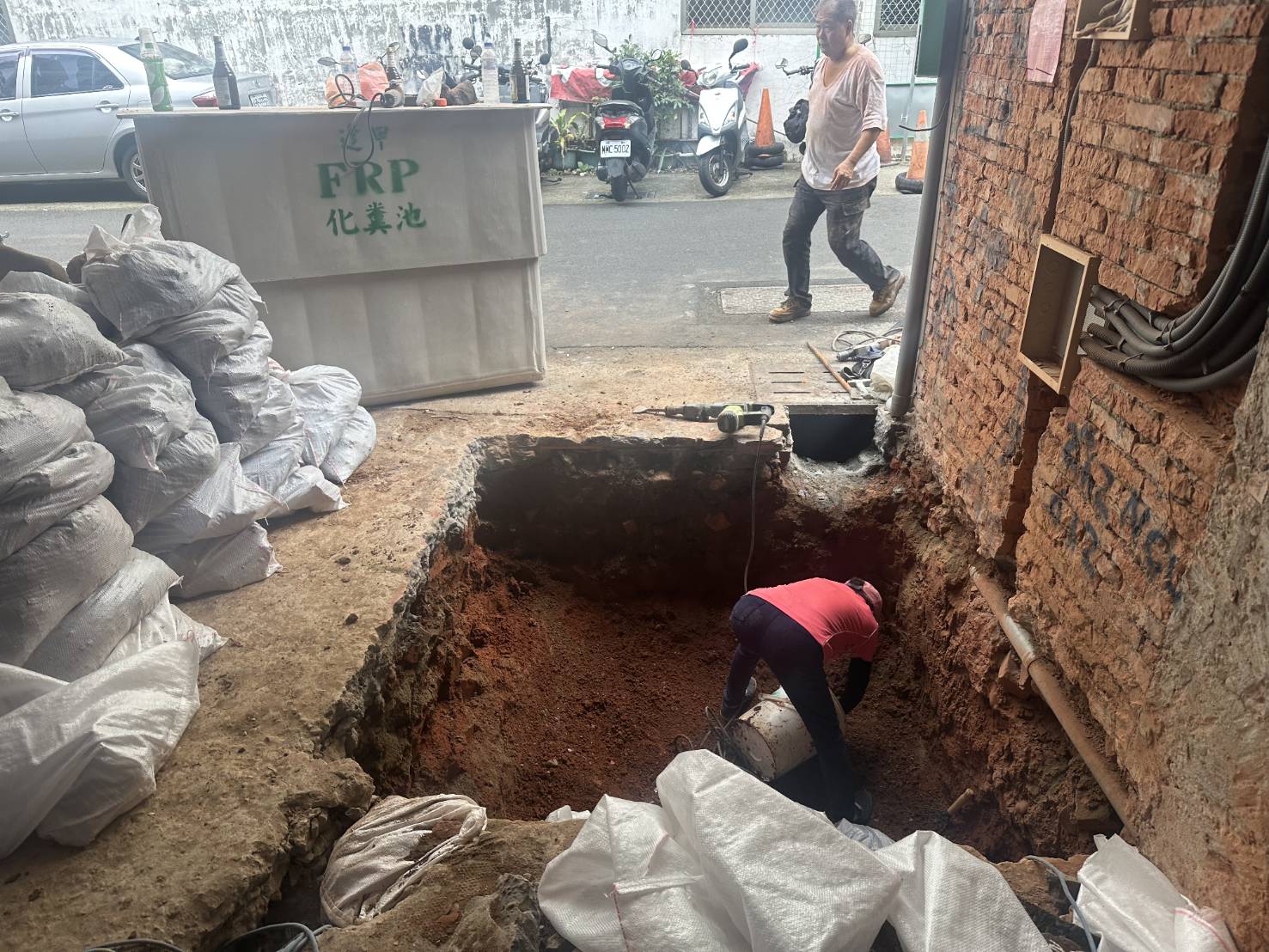 化糞池埋設管線施作4_0
