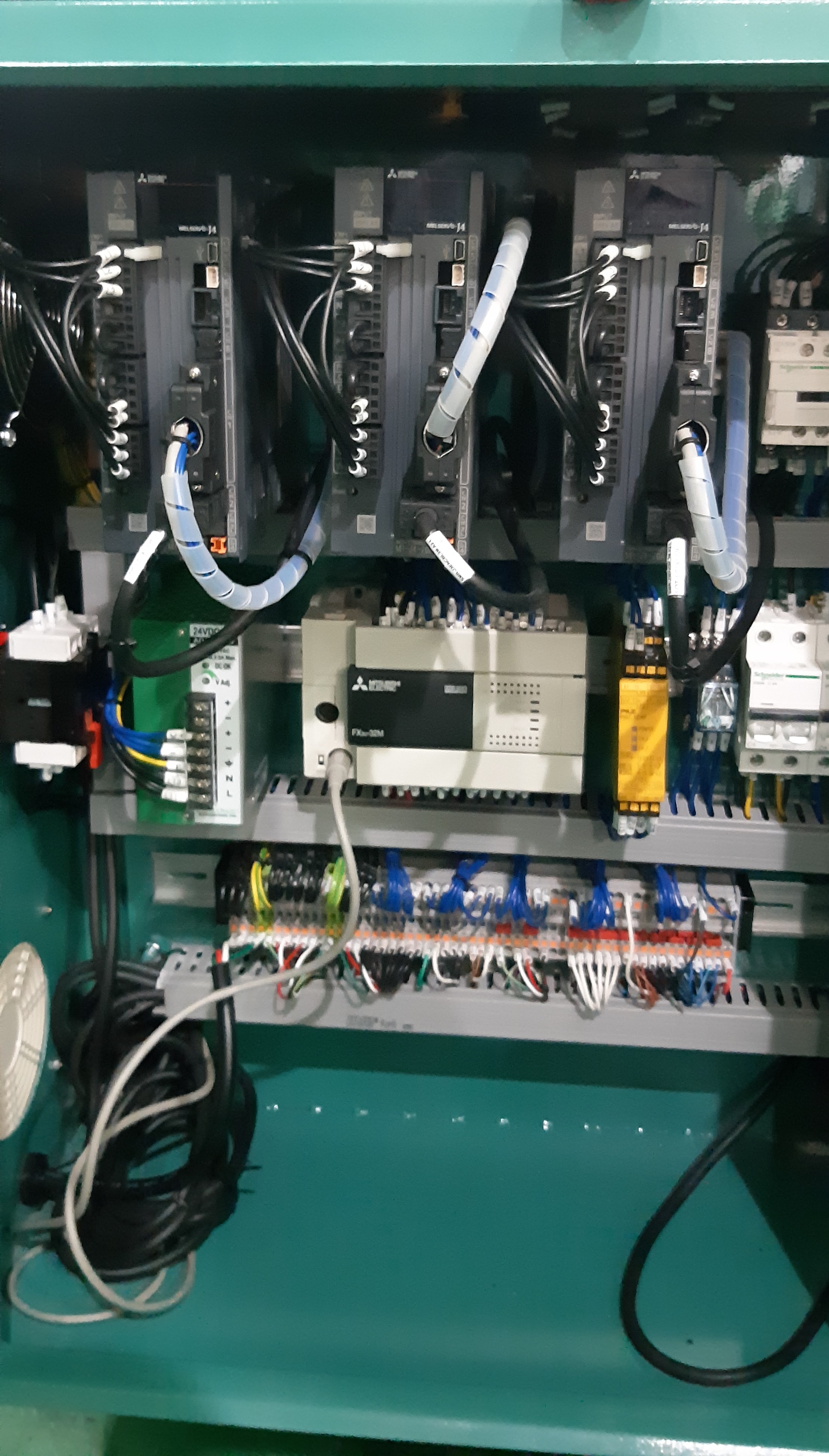 感應馬達伺服綁線機控制箱