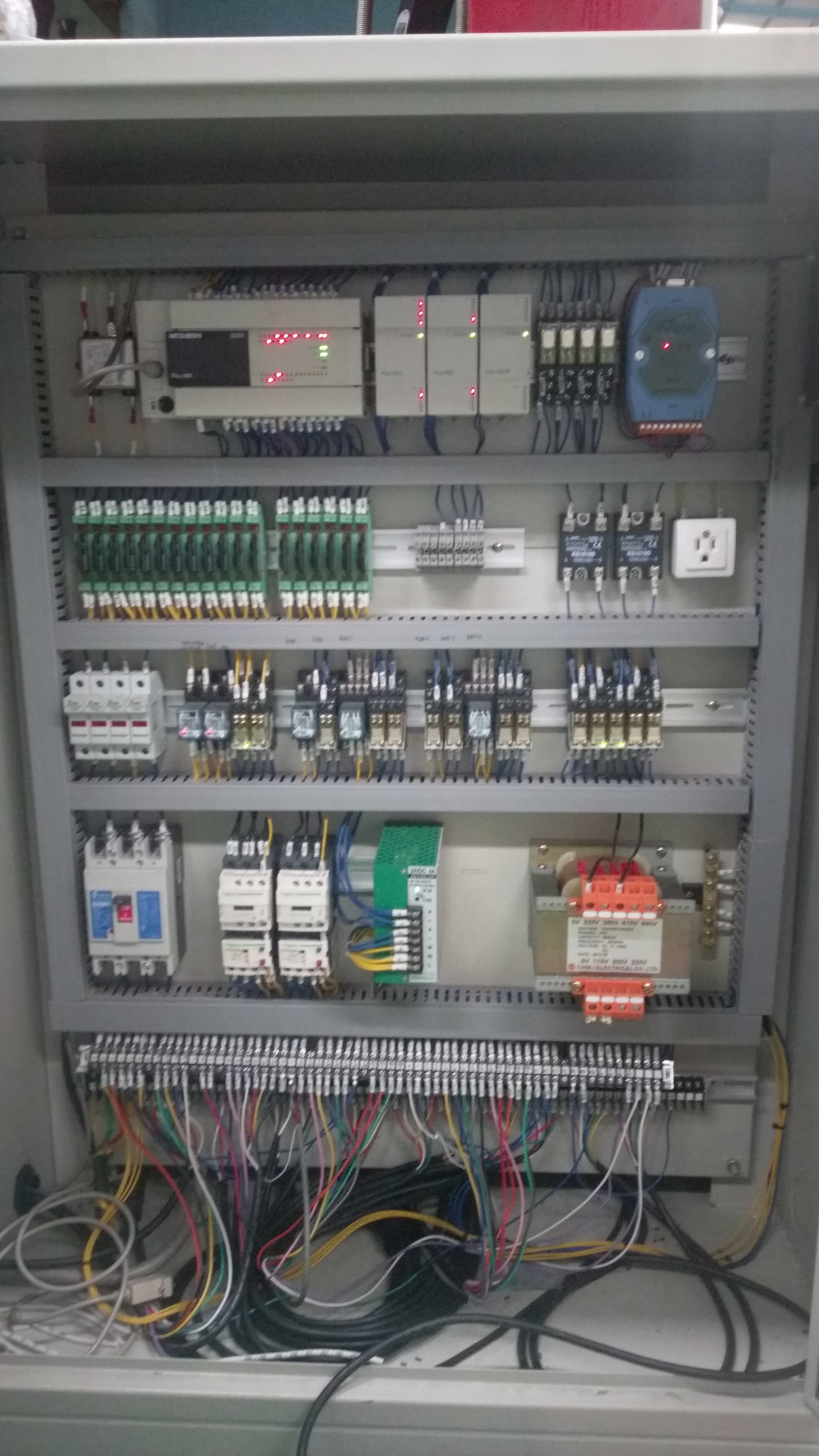 高速沖床油壓頂鋼控制箱