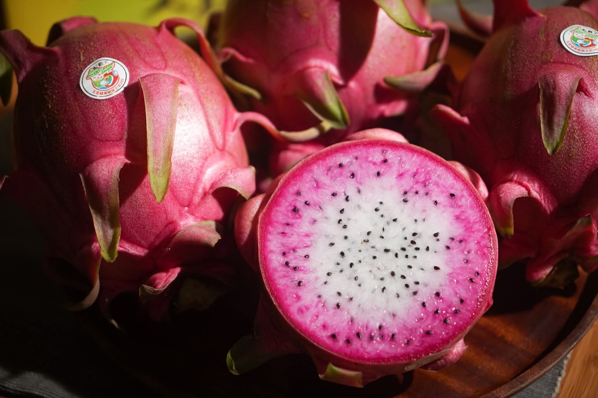 不伊樣有機紅龍果園~紅霸天  雙色紅龍果-有機農產品