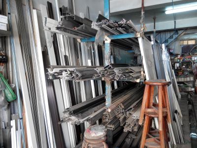 勁興鋁門窗行-undefined