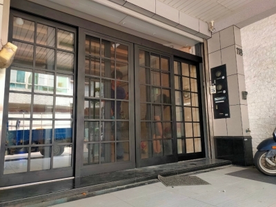 耀龍鋁門窗行-undefined