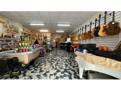 千弦樂器行-undefined