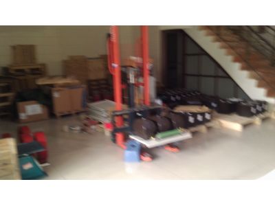 展右企業有限公司-undefined